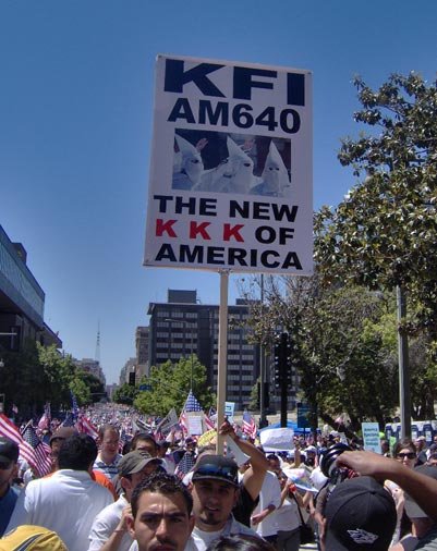 http://www.immigrantsolidarity.org/MayDay2010/Photos/LA/LA-5.jpg