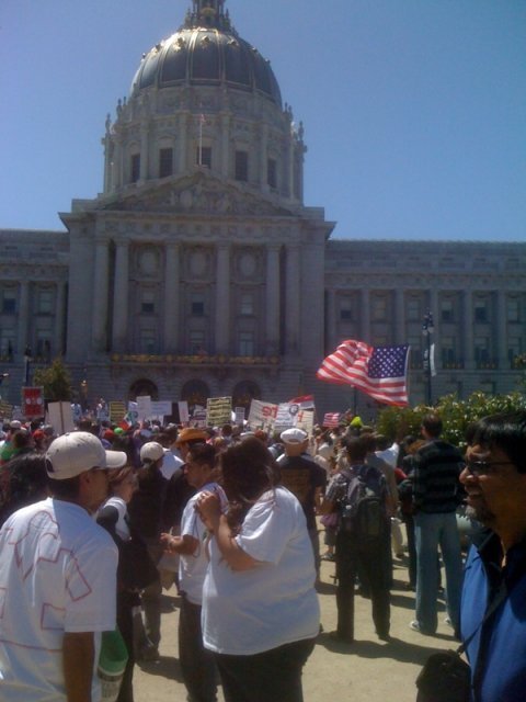 http://www.immigrantsolidarity.org/MayDay2010/Photos/SF/SF-2.jpg